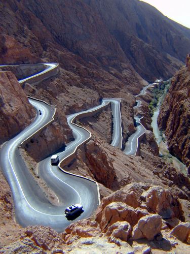 waww, quel géant serpent, mais n'ayez pas peur; c juste les verages de Ouarzazate